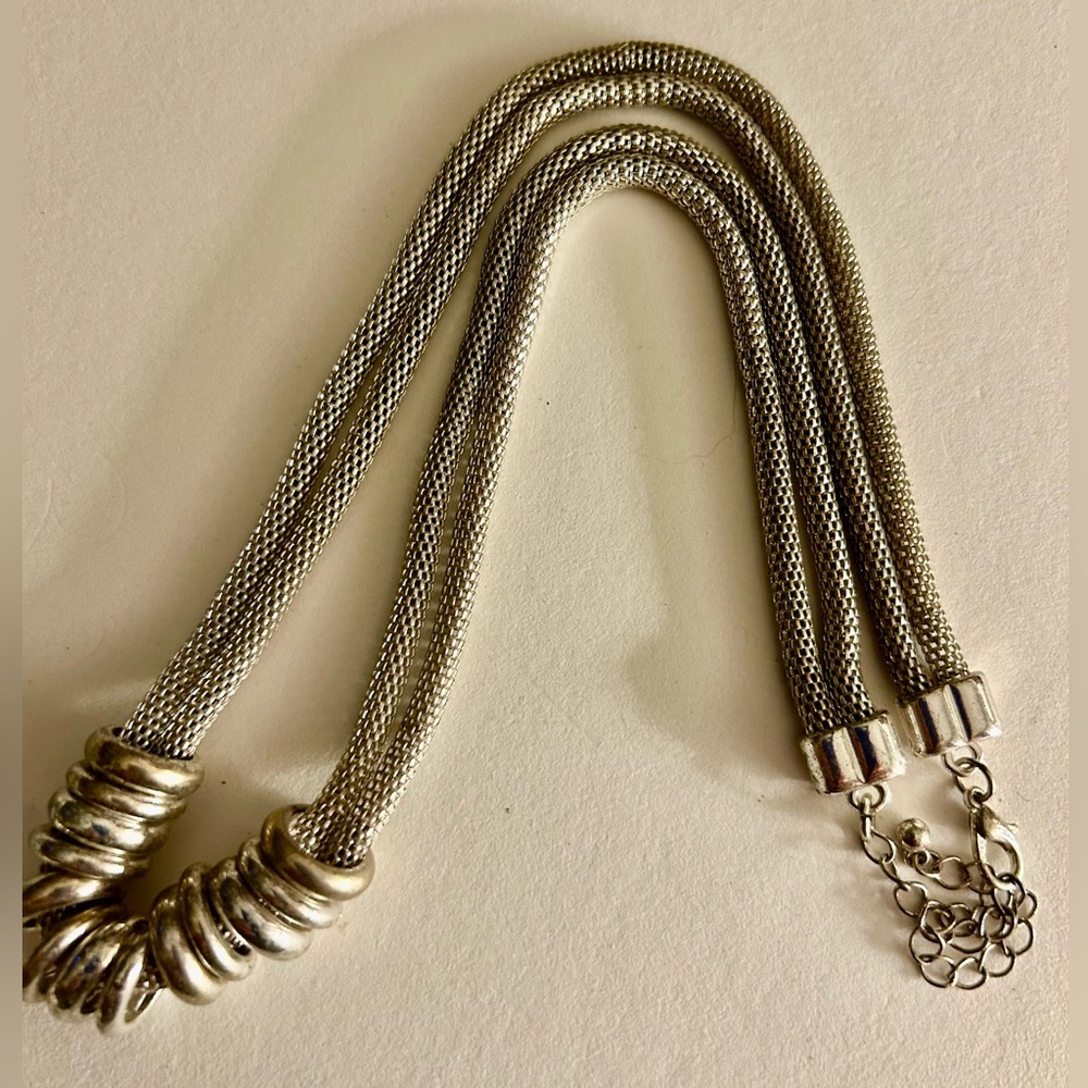 ADD 1 💰FREE/BUNDLE Necklace Silvertone Mesh chains & circle charms  22”